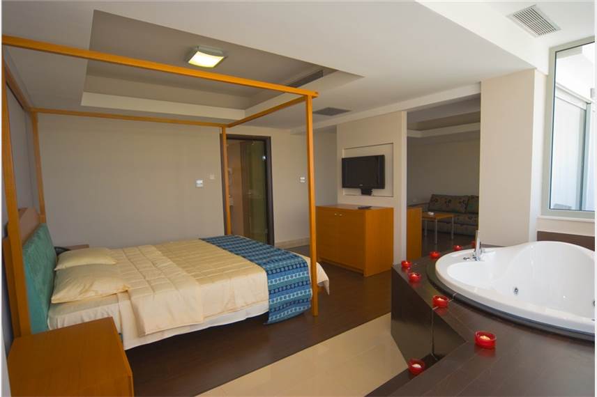 Řecko, Olympská riviéra, Platamonas, Hotel Platamon Palace, pokoj Cronwell Platamon Resort