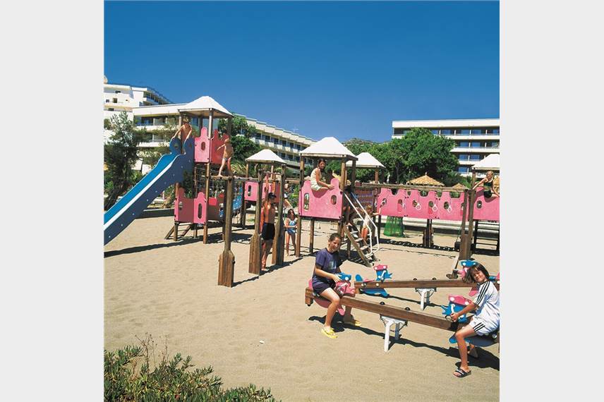 Řecko, Rhodos, Faliraki, Hotel Grecotel Rhodos Royal, dětské hřiště Blue Sea Beach Resort