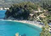 Samos pláž v zálivu -