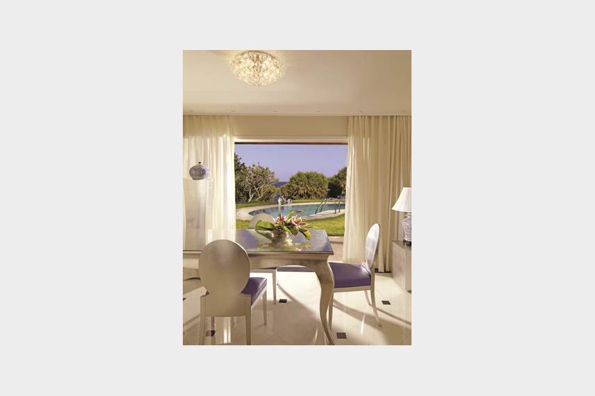 Řecko, Kréta, Agia Pelagia, Hotel Capsis Out of the Blue Oh! All suite hotel, 3 bedroom Maisonette with private pool-Dining Area Out of the Blue Capsis Elite Resort / Oh! Suites / Exclusive collection