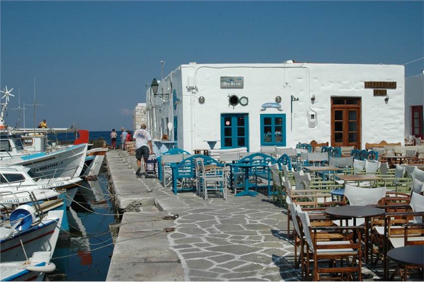 Ostrov Paros - přístav v Naousse Athény - Santorini - Paros - Mykonos - Athény