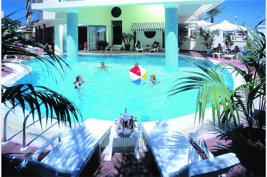 Řecko, Rhodos, Město Rhodos, Hotel Mediterranean, bazén Mediterranean