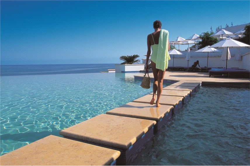  Anassa