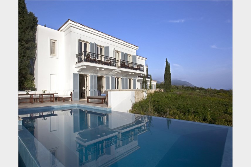  Anassa