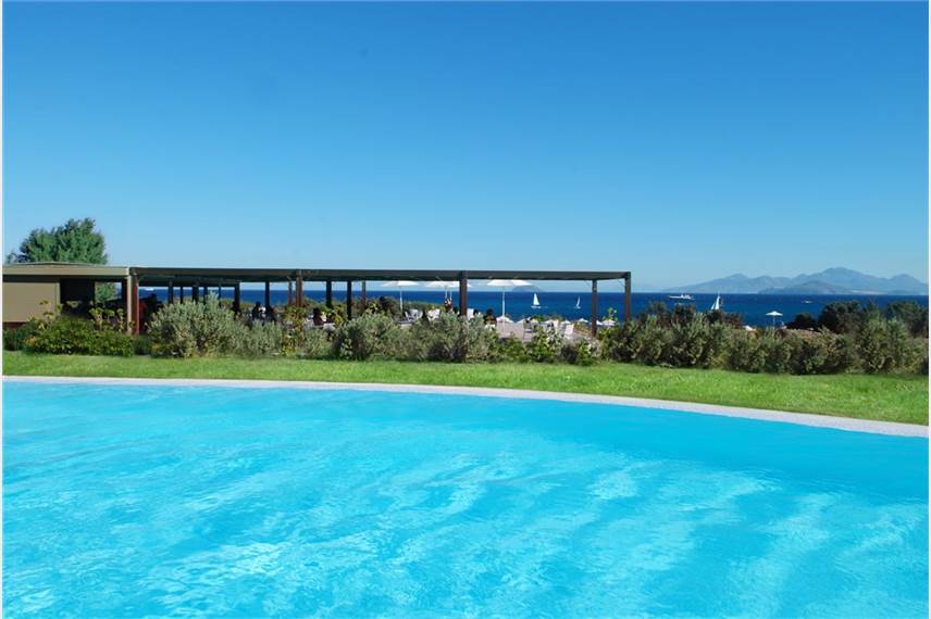  Helona Resort