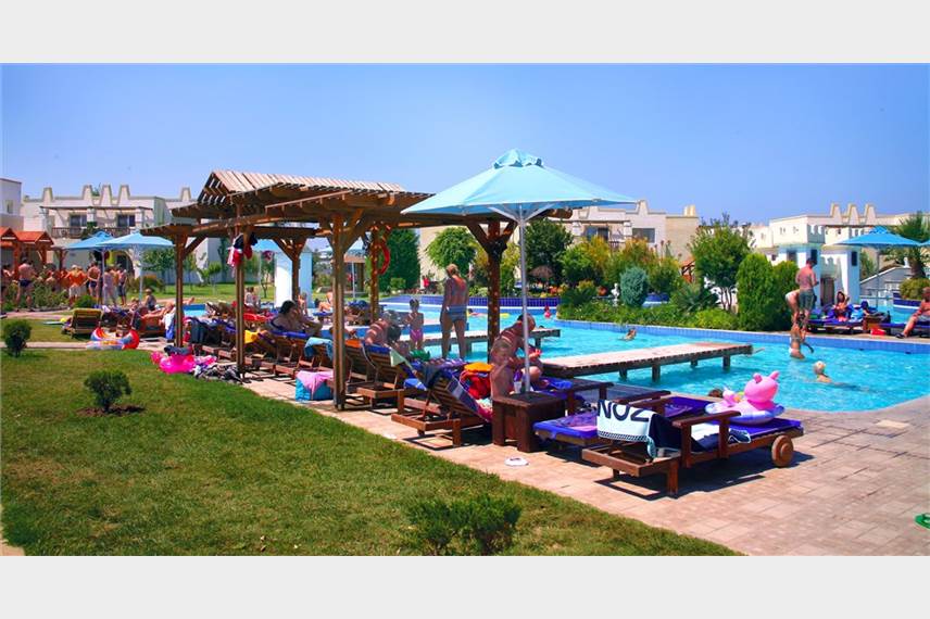  Gaia Royal Resort