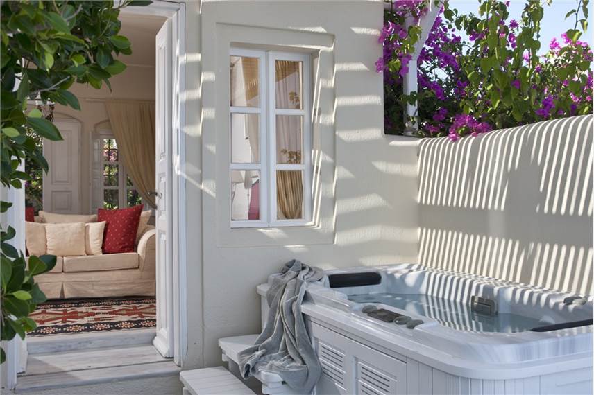  Canaves Oia Suites