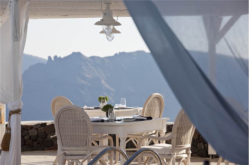  Canaves Oia Suites
