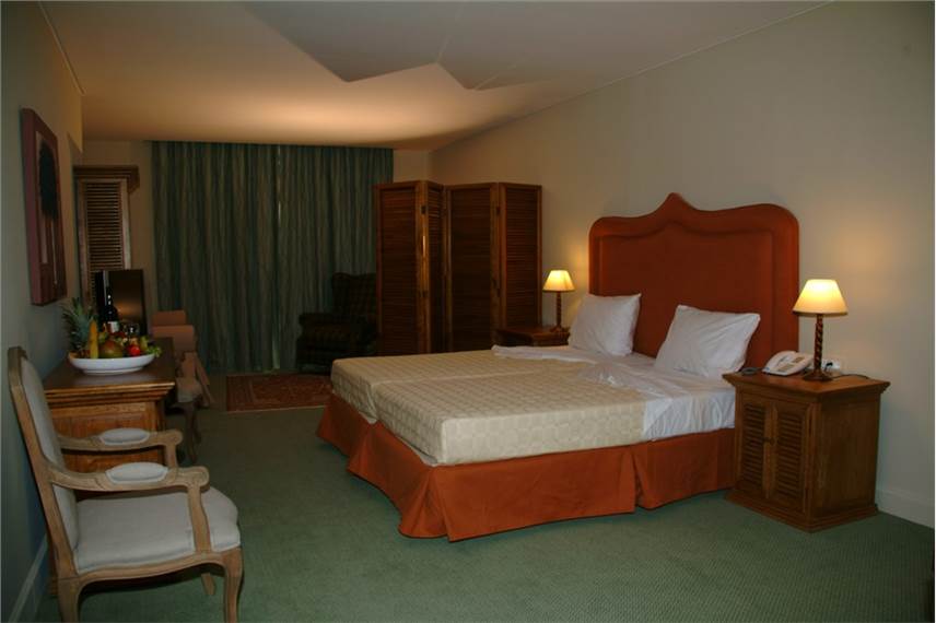  Mabely Grand Hotel