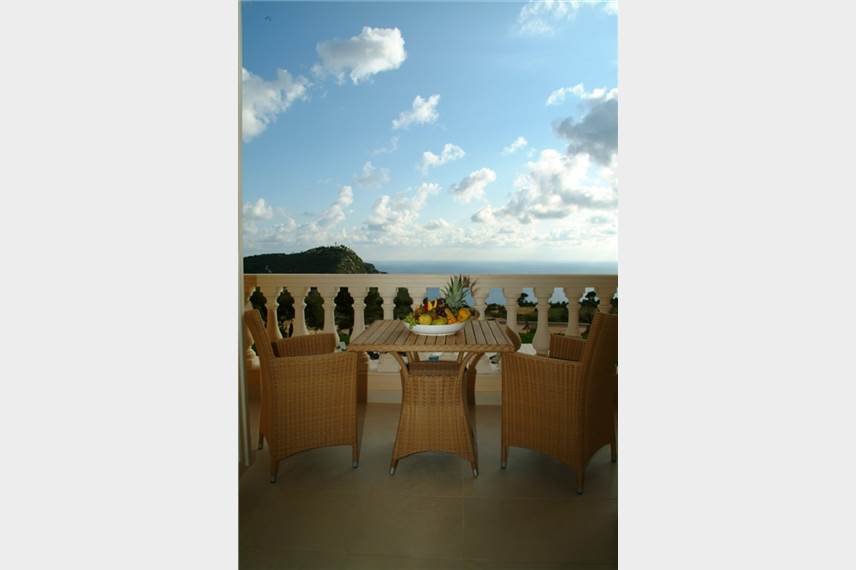  Mabely Grand Hotel