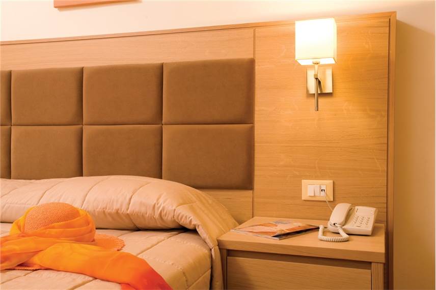  Lomeniz Hotel