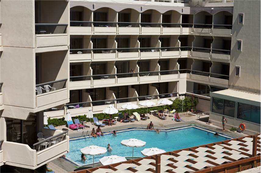  Lomeniz Hotel