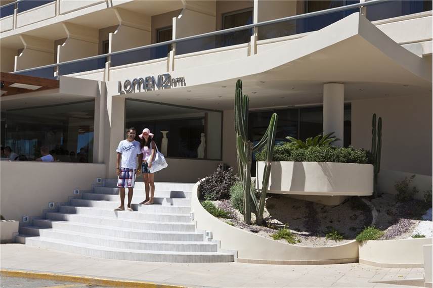  Lomeniz Hotel