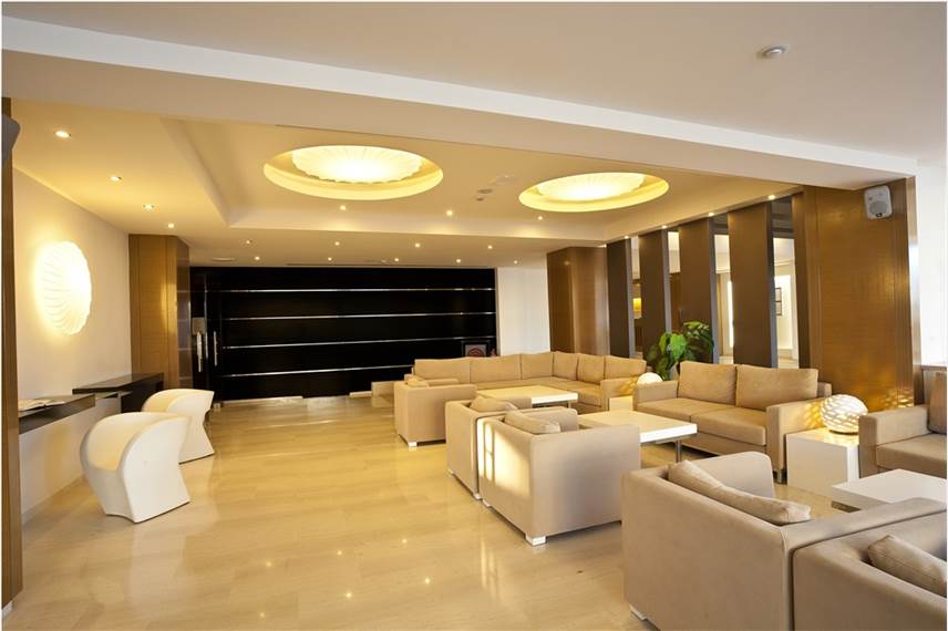  Lomeniz Hotel