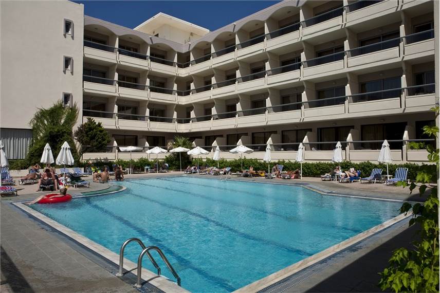  Lomeniz Hotel
