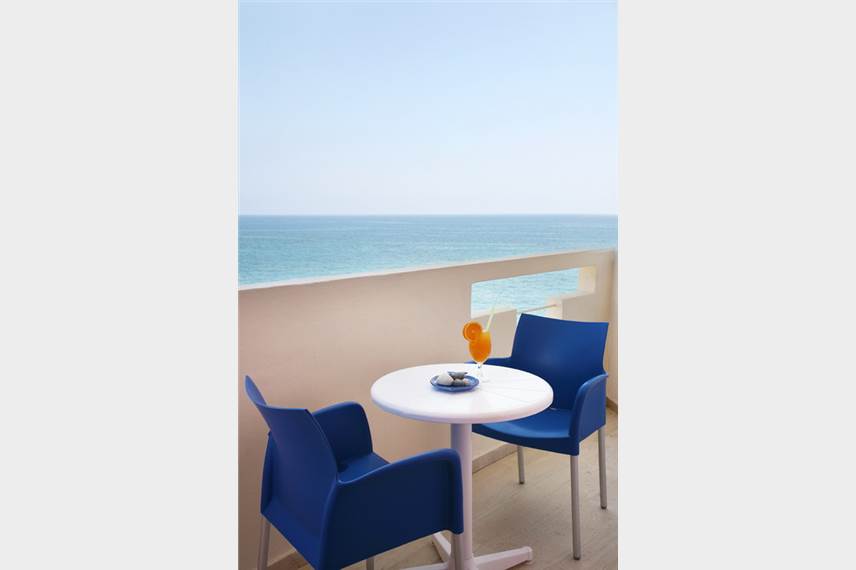  Evelyn Beach Hotel