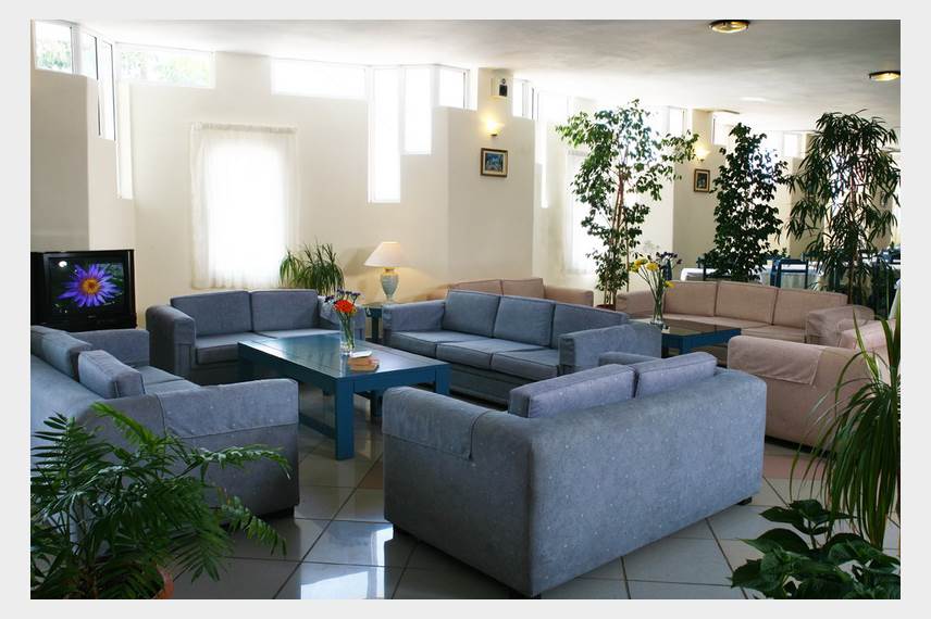  Evelyn Beach Hotel