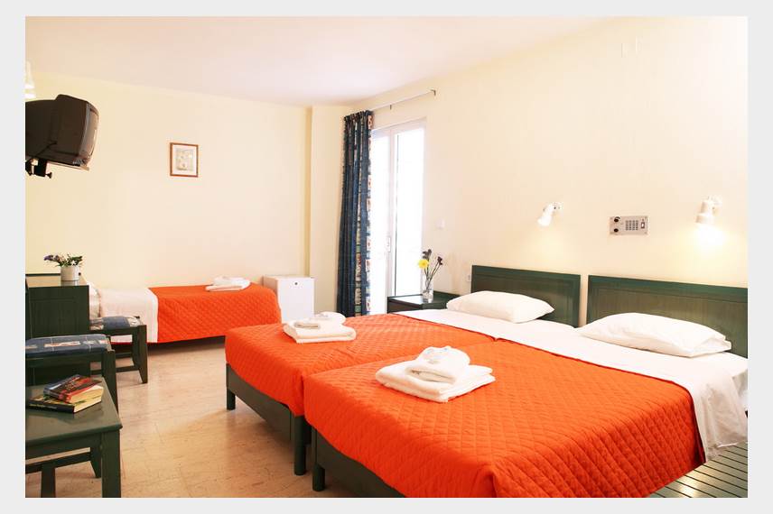  Evelyn Beach Hotel