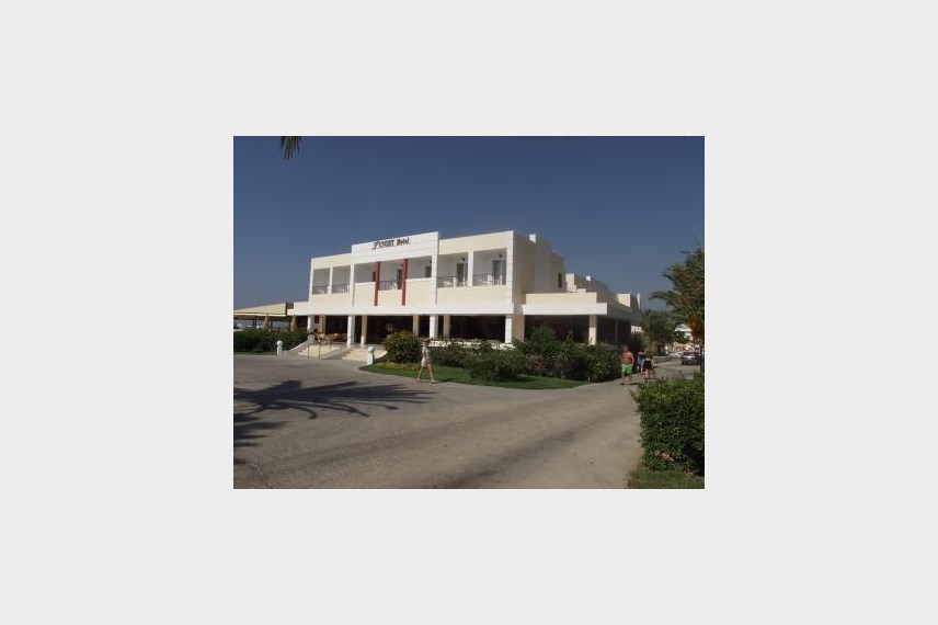  Sunset Hotel
