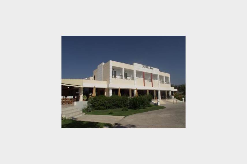  Sunset Hotel