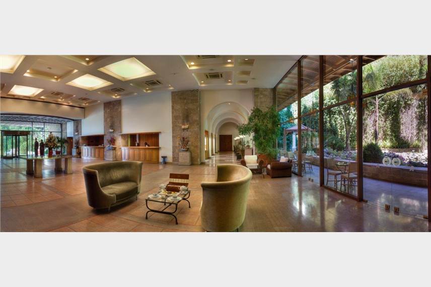  Amathus Beach Hotel
