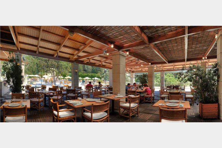  Amathus Beach Hotel