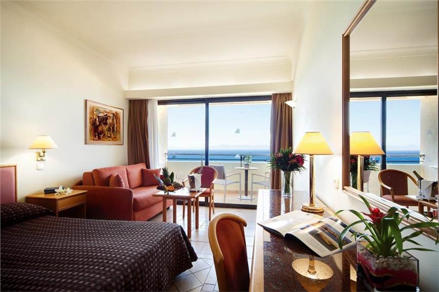  Amathus Beach Hotel