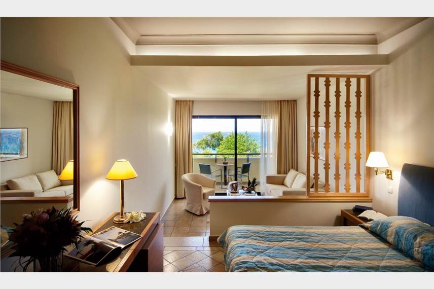  Amathus Beach Hotel