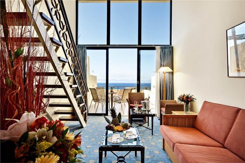  Amathus Beach Hotel