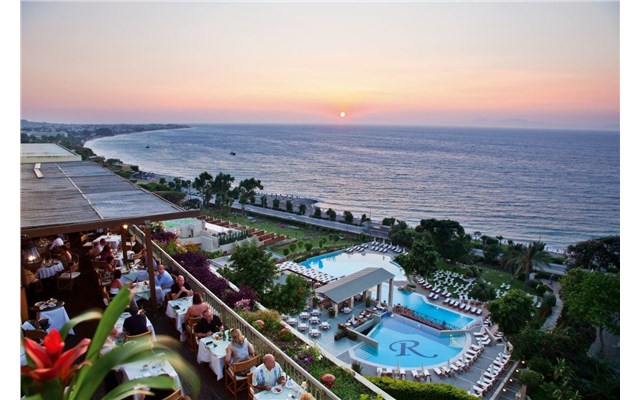 Amathus Beach Elite Suites 