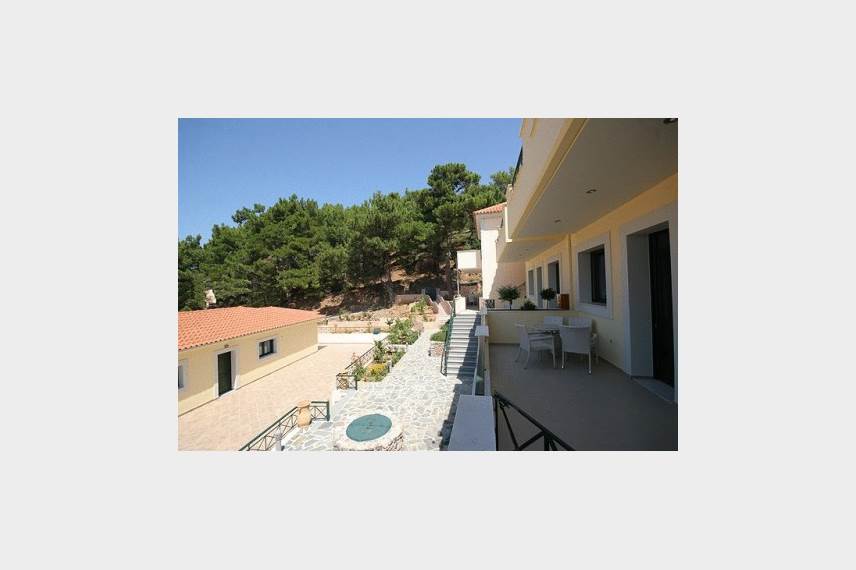  Ai Yannis Suites and Apartments