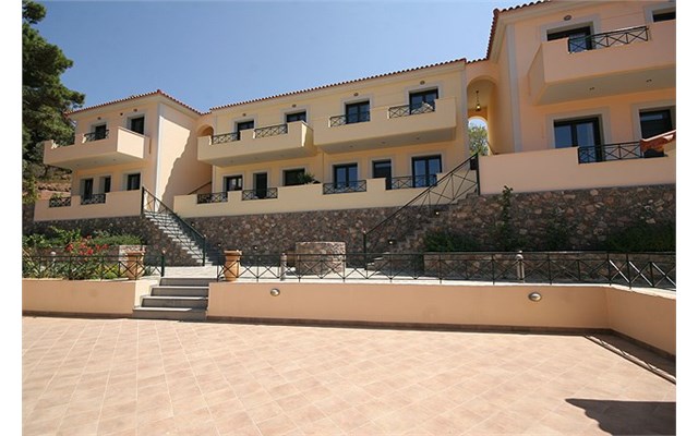 Ai Yannis Suites and Apartments 