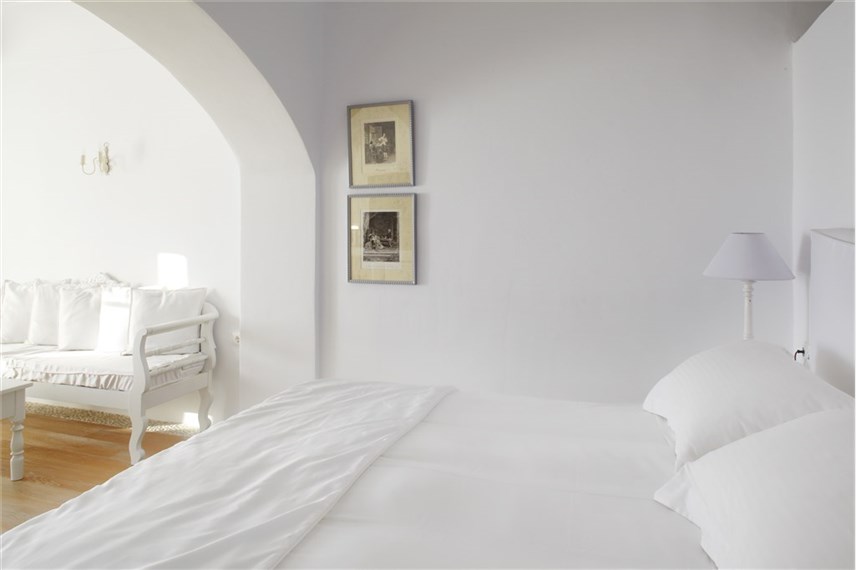  Katikies Kirini Suites and SPA