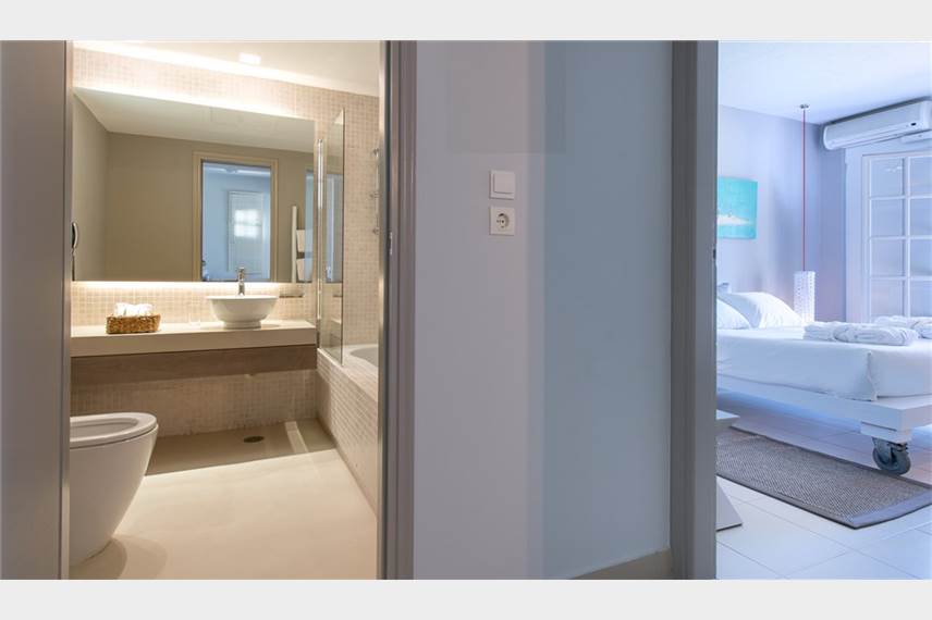  The Bay Hotel and Suites