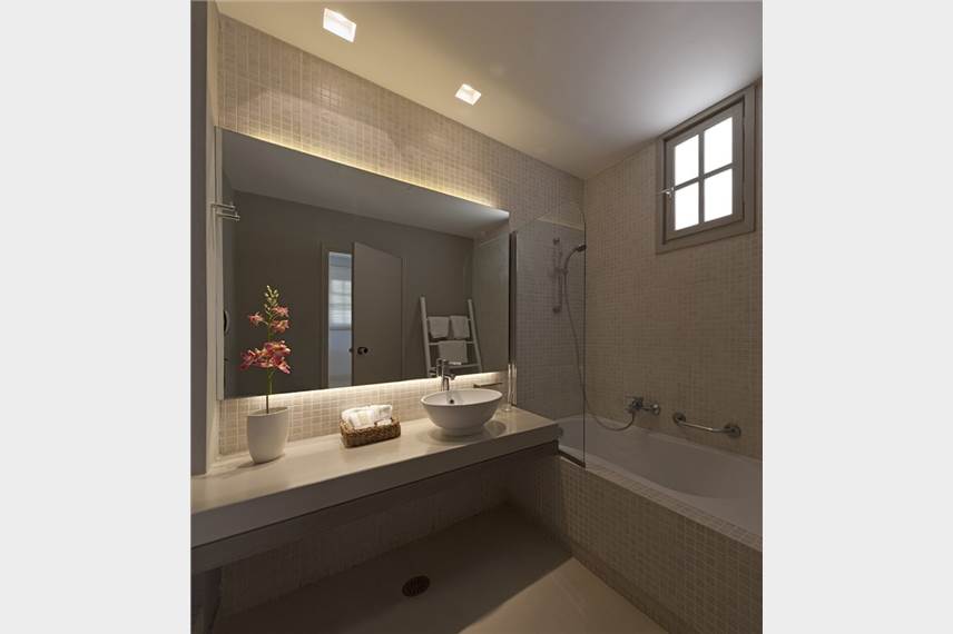  The Bay Hotel and Suites