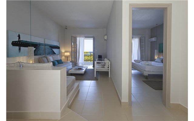 The Bay Hotel and Suites 