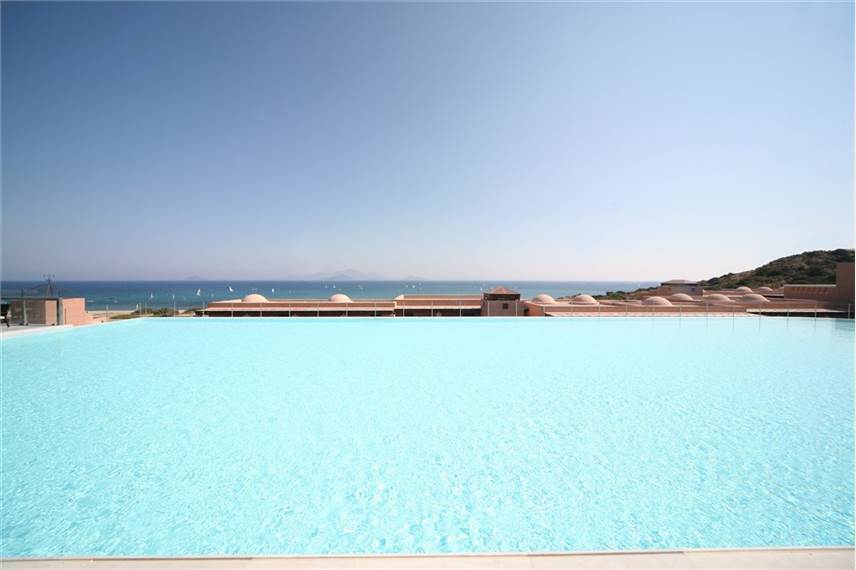  Helona Resort