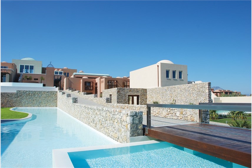  Helona Resort