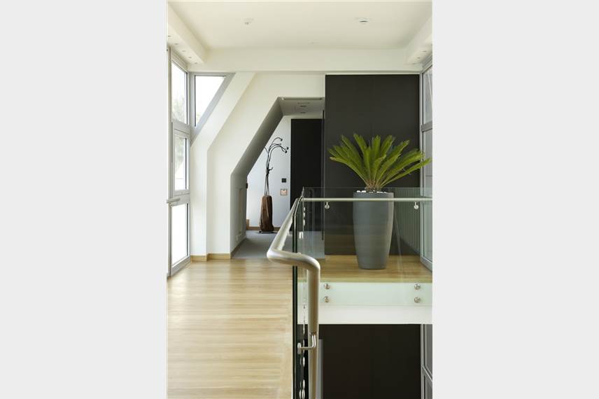  Daios Luxury Living