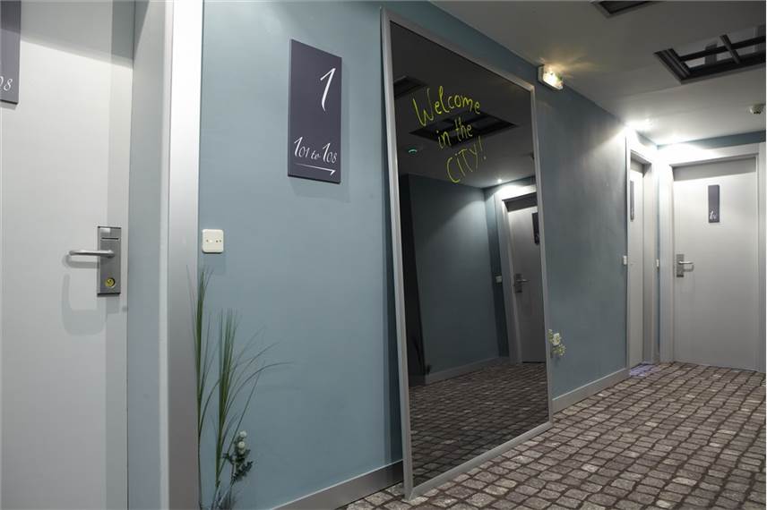  City Hotel