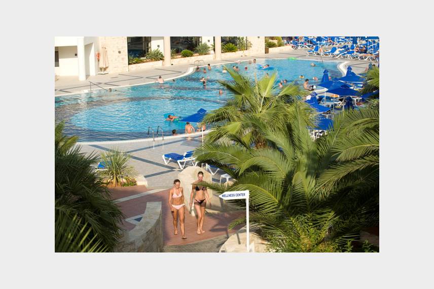  Grand Hotel Holiday Resort