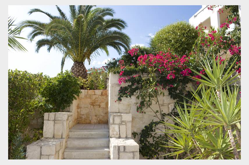  Grand Hotel Holiday Resort