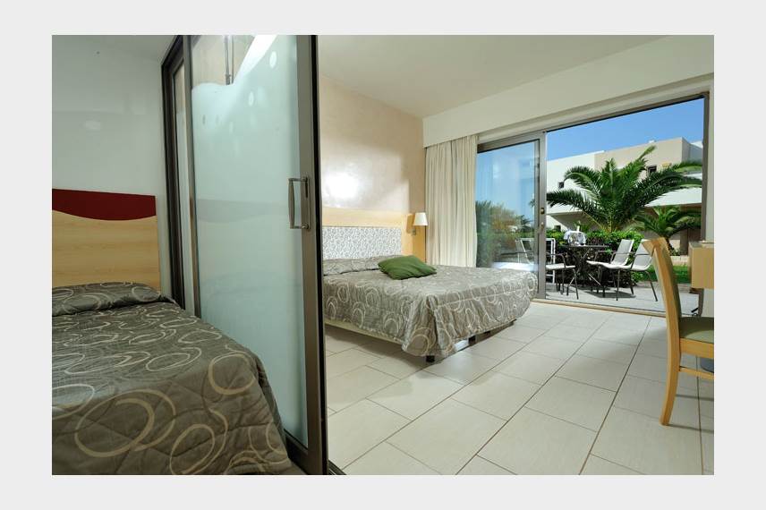  Grand Hotel Holiday Resort