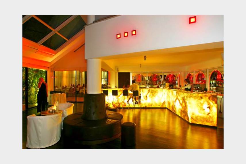 Grecian Park Hotel