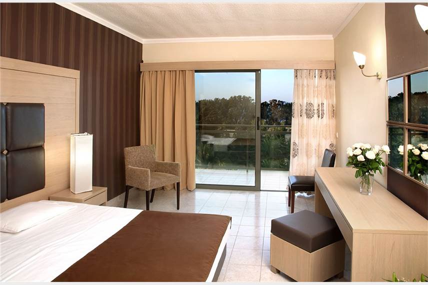  Kipriotis Hippocrates and Maris Suites