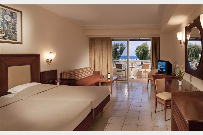  Kipriotis Hippocrates and Maris Suites