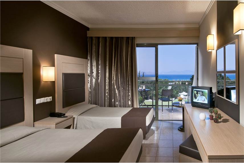  Kipriotis Hippocrates and Maris Suites