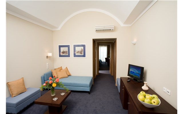 Lakitira Suites 