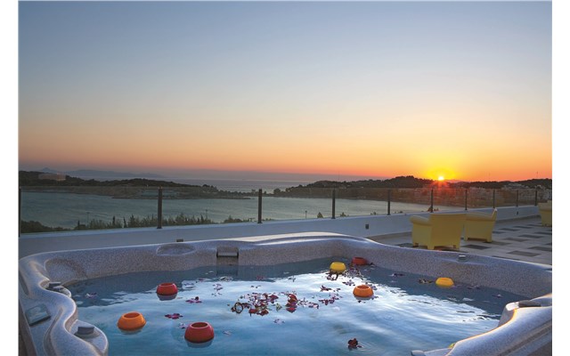 Grecotel Vouliagmeni Suites 