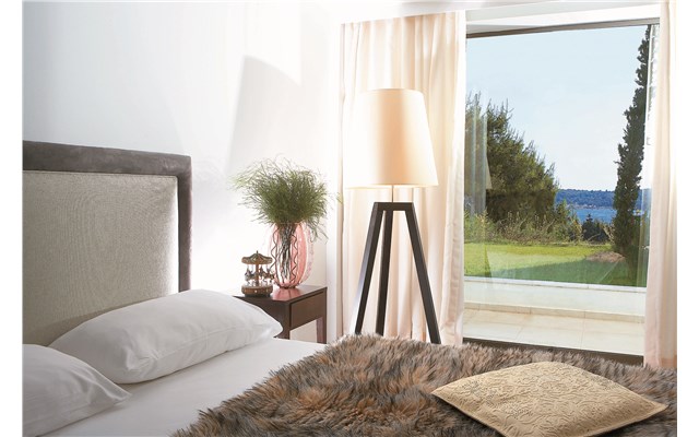 Grecotel Vouliagmeni Suites 